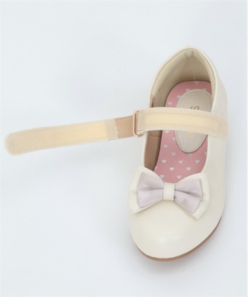 axes femme（アクシーズファム）の「フラワーパンチングパンプス（パンプス・キッズ・ブラック/キナリ・MEDIUM/X-LARGE/LARGE）」の11枚目の写真