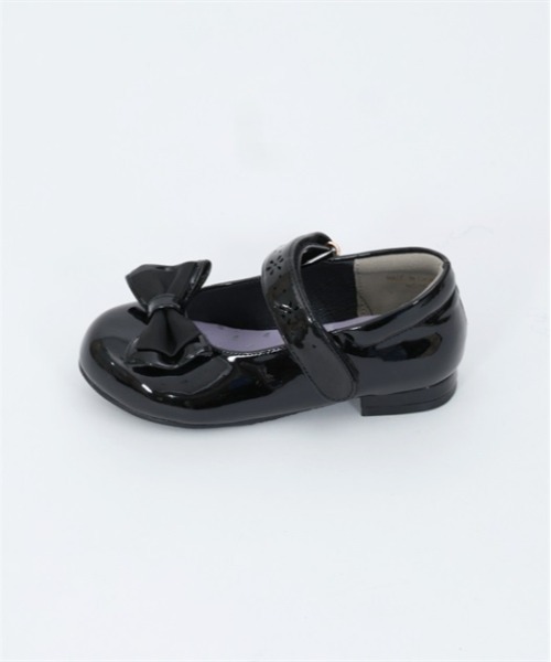 axes femme（アクシーズファム）の「フラワーパンチングパンプス（パンプス・キッズ・ブラック/キナリ・MEDIUM/X-LARGE/LARGE）」の15枚目の写真