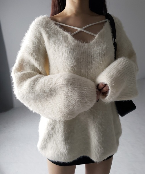 me+em select(ミームセレクト)の「【 5color 】クロスストラップカットアウトルーズシャギーニット(ニット/セーター・レディース・アイボリー/ブラック/ブルーグレー/チャコール/ピンク・FREE)」の7枚目の写真