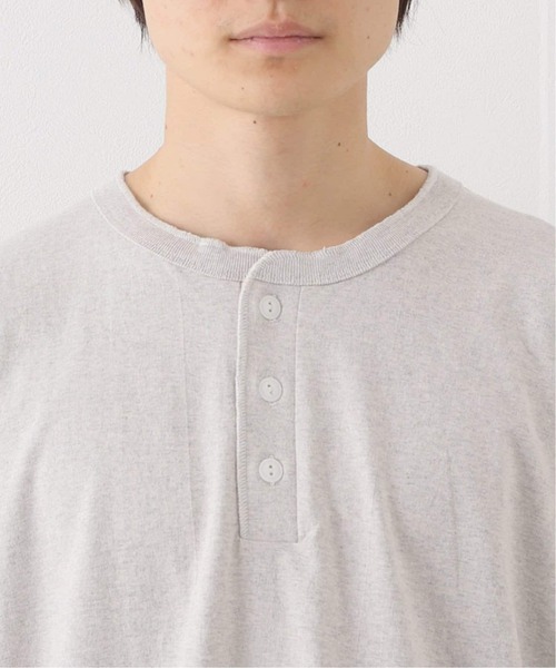 Healthknit(ヘルスニット)の「Healthknit × JOURNAL STANDARD / 別注 ヘンリーネック L/S Tシャツ(Tシャツ/カットソー・メンズ・ホワイト/グレー/ブラック系その他・MEDIUM/SMALL/LARGE)」の4枚目の写真