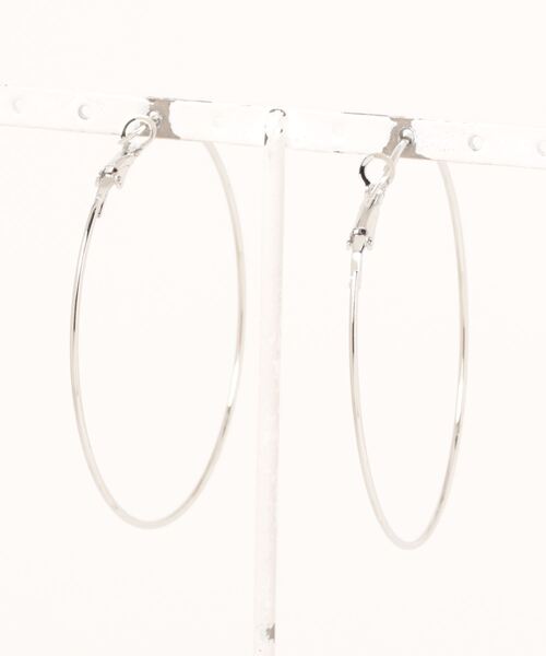 anap mimpi（アナップミンピ）の「細 フープ 大 ピアス（ピアス（両耳用）・レディース・ゴールド/シルバー・FREE）」の4枚目の写真