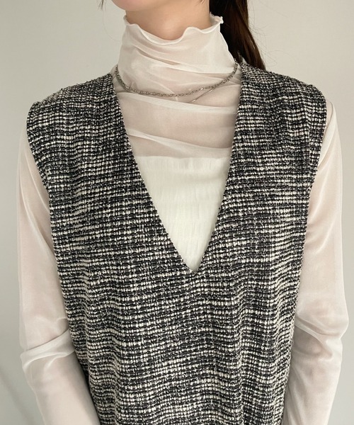 Ada.(エイダ)の「カットツイード ディープ Vネック ジャンパースカート(ワンピース・レディース・ブラック/ベージュ・FREE)」の4枚目の写真