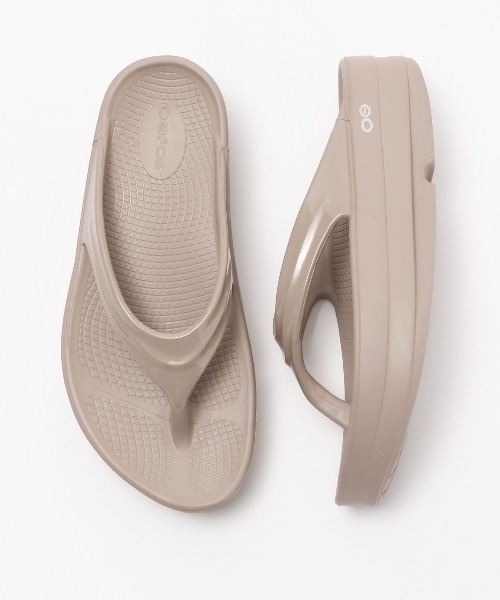 OOFOS(ウーフォス)の「【HEREIAM】OOFOS(ウーフォス)OOmega(サンダル・レディース・ブラック/ベージュ/ライトグレー・X-SMALL/SMALL/MEDIUM)」の1枚目の写真