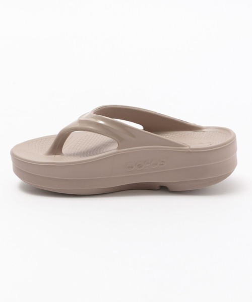 OOFOS(ウーフォス)の「【HEREIAM】OOFOS(ウーフォス)OOmega(サンダル・レディース・ブラック/ベージュ/ライトグレー・X-SMALL/SMALL/MEDIUM)」の12枚目の写真