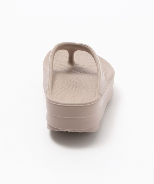 OOFOS(ウーフォス)の「【HEREIAM】OOFOS(ウーフォス)OOmega(サンダル・レディース・ブラック/ベージュ/ライトグレー・X-SMALL/SMALL/MEDIUM)」の15枚目の写真