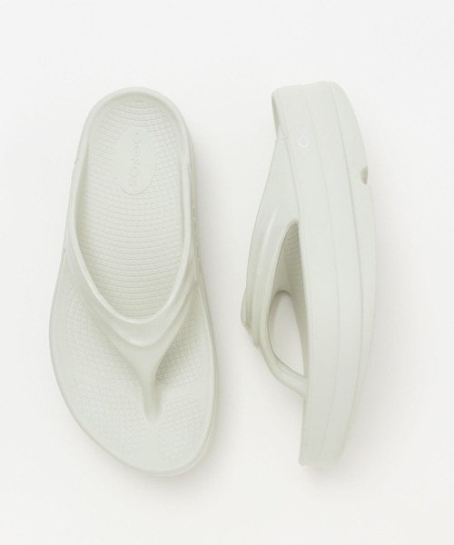 OOFOS(ウーフォス)の「【HEREIAM】OOFOS(ウーフォス)OOmega(サンダル・レディース・ブラック/ベージュ/ライトグレー・X-SMALL/SMALL/MEDIUM)」の16枚目の写真