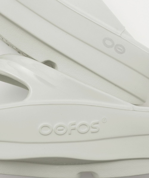 OOFOS(ウーフォス)の「【HEREIAM】OOFOS(ウーフォス)OOmega(サンダル・レディース・ブラック/ベージュ/ライトグレー・X-SMALL/SMALL/MEDIUM)」の17枚目の写真
