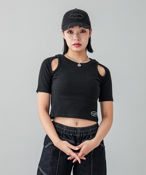 X-girl（エックスガール）の「CURSIVE LOGO SHOULDER SLIT TOP