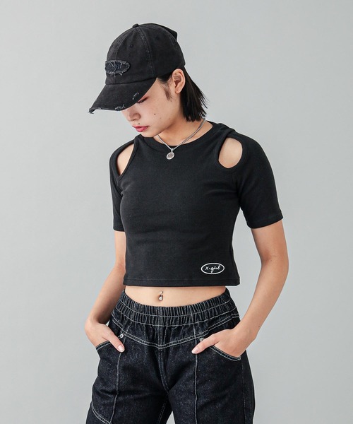 X-girl(エックスガール)の「CURSIVE LOGO SHOULDER SLIT TOP(Tシャツ/カットソー・レディース・ブラック/オリーブ/ホワイト・S/M)」の5枚目の写真