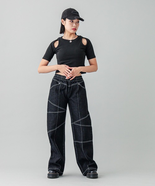 X-girl(エックスガール)の「CURSIVE LOGO SHOULDER SLIT TOP(Tシャツ/カットソー・レディース・ブラック/オリーブ/ホワイト・S/M)」の9枚目の写真