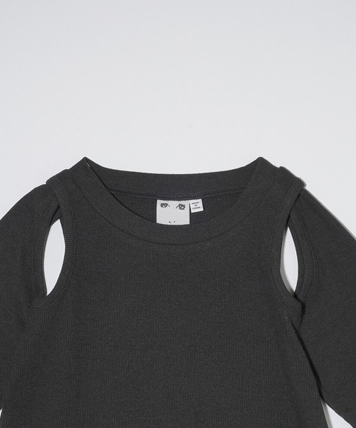 X-girl(エックスガール)の「CURSIVE LOGO SHOULDER SLIT TOP(Tシャツ/カットソー・レディース・ブラック/オリーブ/ホワイト・S/M)」の17枚目の写真