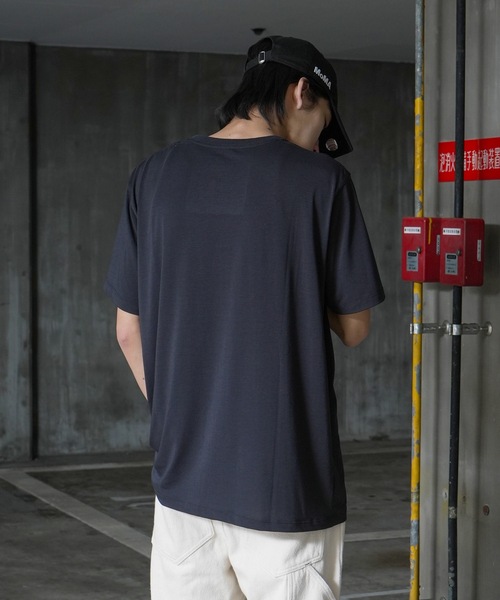 BANKS（バンクス）の「DESIGN TEE/BANKS(バンクス)フロントボックスロゴプリントスタンダードフィット半袖カットソー（Tシャツ/カットソー・メンズ・ブラック/ダークグリーン/オフホワイト・MEDIUM/LARGE/X-LARGE/SMALL）」の15枚目の写真