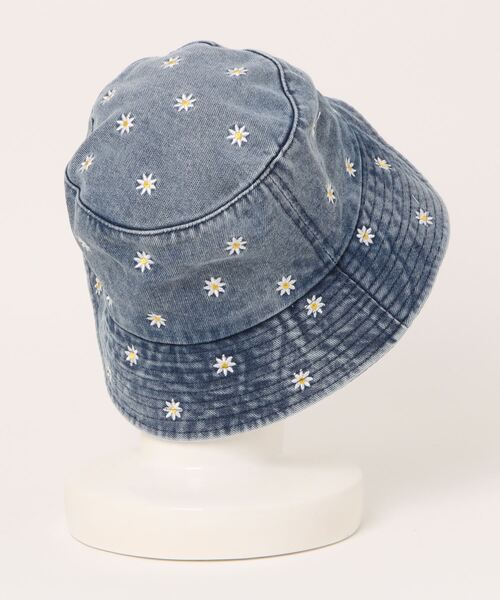 Revo.（レボ）の「花柄 マーガレット 刺繍 デニム バケットハット（ハット・レディース・ブラック/ライトブルー/ネイビー・FREE）」の4枚目の写真