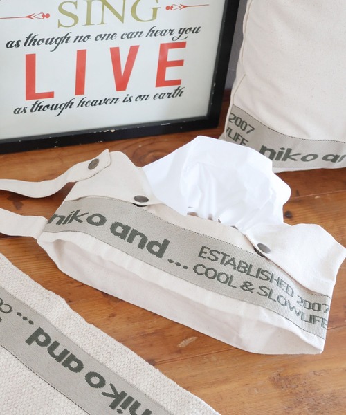 niko and...（ニコアンド）の「オリジナルロゴテープティッシュボックスカバー（その他雑貨・レディース・グレー/アイボリー・0）」の2枚目の写真