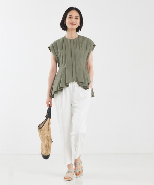 qualite（カリテ）の「タックペプラムブラウス（シャツ/ブラウス・レディース・カーキ/ブラック/オフホワイト・フリー）」の4枚目の写真