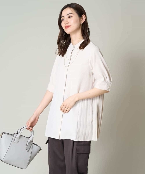 a.v.v（アーヴェヴェ）の「サイドプリーツブラウス（シャツ/ブラウス・レディース・ベージュ/グリーン/グレー・36/40/38/34/42）」の18枚目の写真