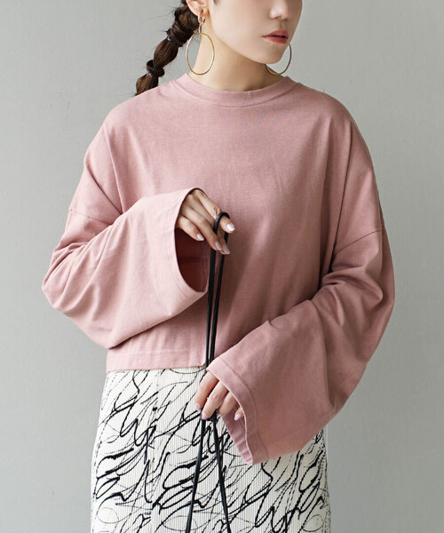 zootie(ズーティー)の「URBAN PLUS フレアスリーブカットソー(Tシャツ/カットソー・レディース・ブラック/ライトブルー/ダークグリーン/ネイビー/アイボリー/オフホワイト/スモークピンク/チャコール/ライトベージュ/グレイッシュベージュ/グレイッシュブルー/ブラウン系その他・フリー)」の12枚目の写真