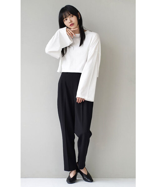 zootie(ズーティー)の「URBAN PLUS フレアスリーブカットソー(Tシャツ/カットソー・レディース・ブラック/ライトブルー/ダークグリーン/ネイビー/アイボリー/オフホワイト/スモークピンク/チャコール/ライトベージュ/グレイッシュベージュ/グレイッシュブルー/ブラウン系その他・フリー)」の19枚目の写真
