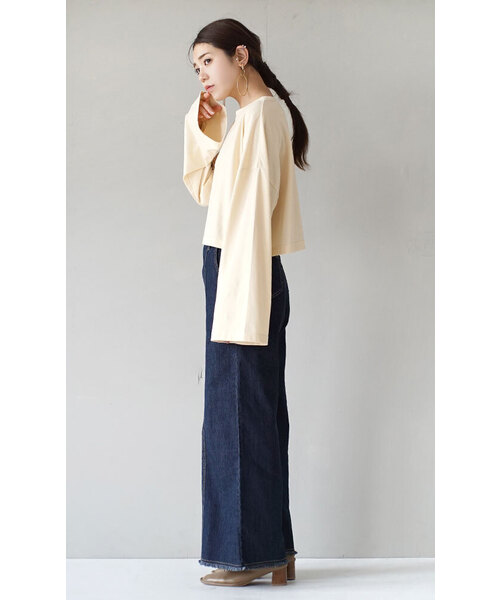 zootie(ズーティー)の「URBAN PLUS フレアスリーブカットソー(Tシャツ/カットソー・レディース・ブラック/ライトブルー/ダークグリーン/ネイビー/アイボリー/オフホワイト/スモークピンク/チャコール/ライトベージュ/グレイッシュベージュ/グレイッシュブルー/ブラウン系その他・フリー)」の20枚目の写真