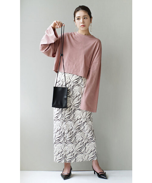 zootie(ズーティー)の「URBAN PLUS フレアスリーブカットソー(Tシャツ/カットソー・レディース・ブラック/ライトブルー/ダークグリーン/ネイビー/アイボリー/オフホワイト/スモークピンク/チャコール/ライトベージュ/グレイッシュベージュ/グレイッシュブルー/ブラウン系その他・フリー)」の21枚目の写真