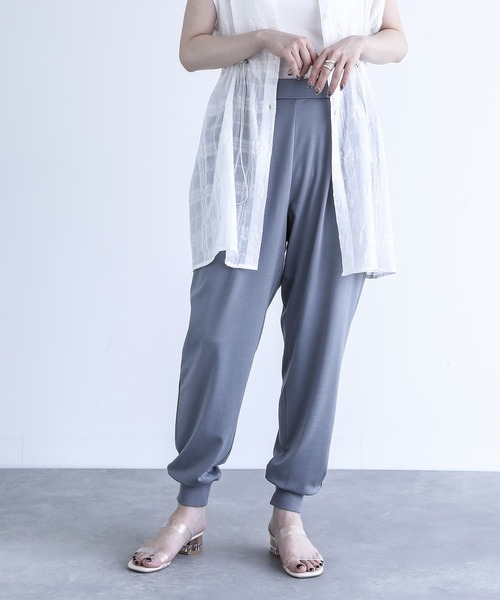 n'OrLABEL(ノアールレーベル)の「【機能素材】『【接触冷感】イージーケアジョガーパンツ』(その他パンツ・レディース・チャコール/ブラック/グレイッシュブルー・1/2)」の12枚目の写真