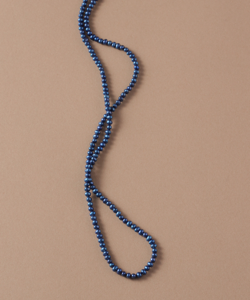 Lilas(リラ)の「インディゴパール3mm60cmネックレス K10(ネックレス・レディース・ネイビー・FREE)」の12枚目の写真