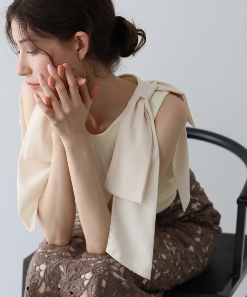 BLUEEAST（ブルーイースト）の「ショルダーリボンノースリリブニット（タンクトップ・レディース・ブルーグレー/オフホワイト/ブラック・MEDIUM）」の13枚目の写真