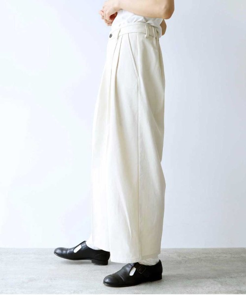 yuni(ユニ )の「20/2強撚ツイル バックゴム ワイドパンツ 1701PT005242(その他パンツ・レディース・アイボリー/ベージュ/ブラック・M/S)」の14枚目の写真