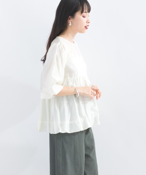 terrace(テラス)の「シアーリヨセルバルーンスリーブぺプラムブラウス(シャツ/ブラウス・レディース・オフホワイト/ライム/グレイッシュベージュ/ブラック・MEDIUM)」の12枚目の写真