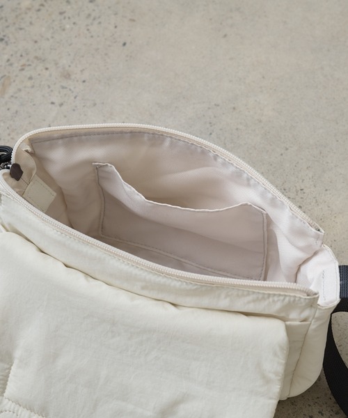 PAPILLONNER（パピヨネ）の「ミニフラップパフショルダー/WEB限定（ショルダーバッグ・レディース・ブラック/オフホワイト・FREE）」の8枚目の写真