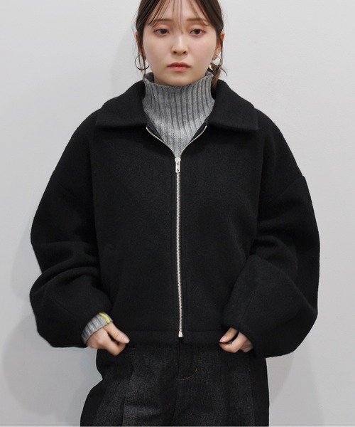 Meli rich（メリーリッチ）の「ボリューム袖ショート丈ジップブルゾン（ブルゾン・レディース・ブラック/アイボリー/チャコールグレー/グレイッシュベージュ・MEDIUM）」の14枚目の写真