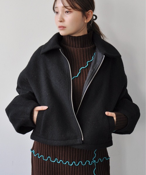 Meli rich（メリーリッチ）の「ボリューム袖ショート丈ジップブルゾン（ブルゾン・レディース・ブラック/アイボリー/チャコールグレー/グレイッシュベージュ・MEDIUM）」の16枚目の写真