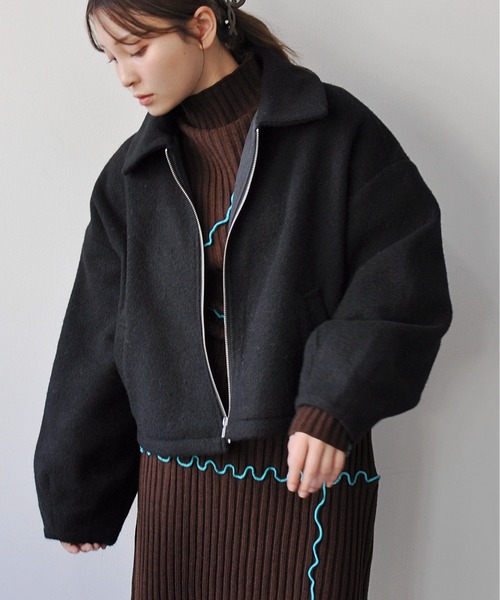 Meli rich（メリーリッチ）の「ボリューム袖ショート丈ジップブルゾン（ブルゾン・レディース・ブラック/アイボリー/チャコールグレー/グレイッシュベージュ・MEDIUM）」の17枚目の写真