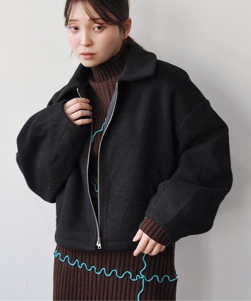 Meli rich（メリーリッチ）の「ボリューム袖ショート丈ジップブルゾン（ブルゾン・レディース・ブラック/アイボリー/チャコールグレー/グレイッシュベージュ・MEDIUM）」の18枚目の写真