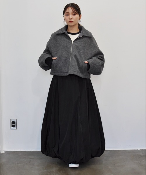 Meli rich（メリーリッチ）の「ボリューム袖ショート丈ジップブルゾン（ブルゾン・レディース・ブラック/アイボリー/チャコールグレー/グレイッシュベージュ・MEDIUM）」の6枚目の写真