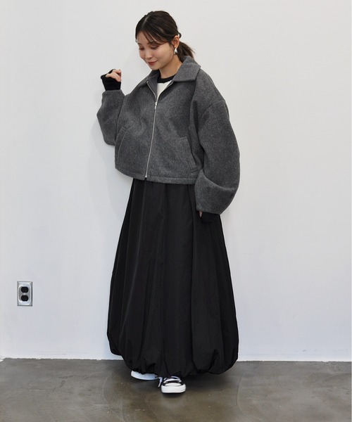 Meli rich（メリーリッチ）の「ボリューム袖ショート丈ジップブルゾン（ブルゾン・レディース・ブラック/アイボリー/チャコールグレー/グレイッシュベージュ・MEDIUM）」の7枚目の写真