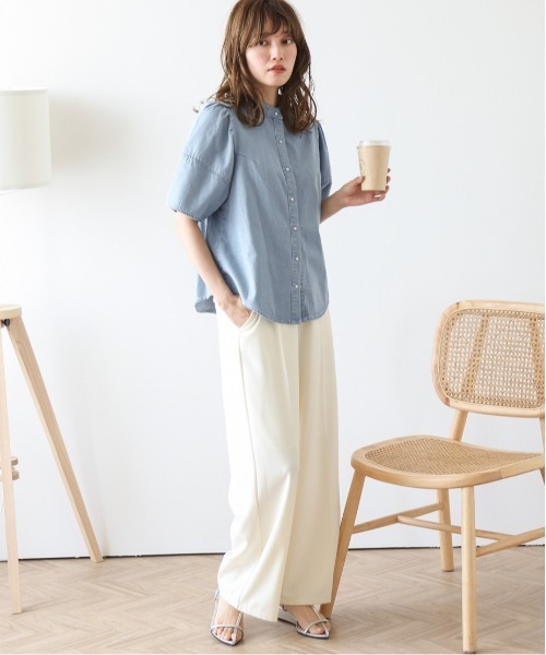 La-gemme(ラジェム)の「ランタンスリーブデニムシャツ(シャツ/ブラウス・レディース・ブルー/ブラック/ライトブルー・フリー)」の9枚目の写真