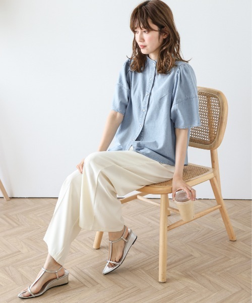 La-gemme(ラジェム)の「ランタンスリーブデニムシャツ(シャツ/ブラウス・レディース・ブルー/ブラック/ライトブルー・フリー)」の12枚目の写真
