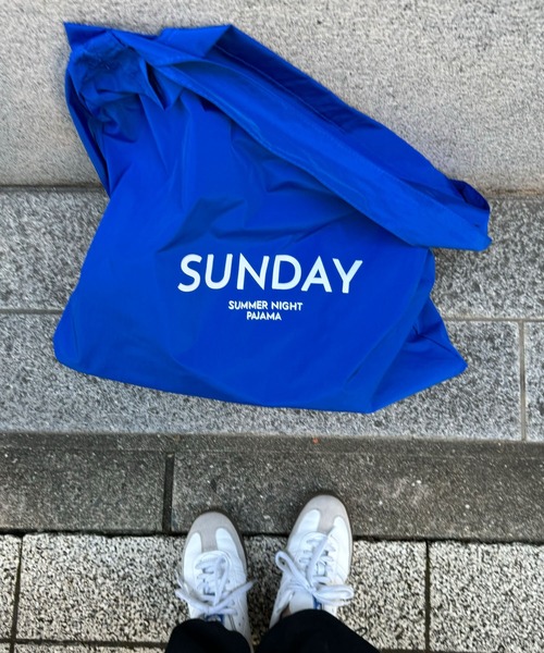 CANAL JEAN（キャナルジーン）の「Lakey Park　SUNDAYナイロンBIGトートバッグ（トートバッグ・レディース・ブルー/イエロー/ストライプ・ONE SIZE）」の11枚目の写真