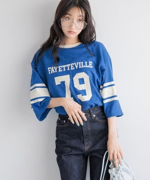 LOWRYS FARM(ローリーズファーム)の「ナンバリングTシャツ 137226(Tシャツ/カットソー・レディース・ブルー/チャコールグレー/アイボリー・FREE)」の3枚目の写真