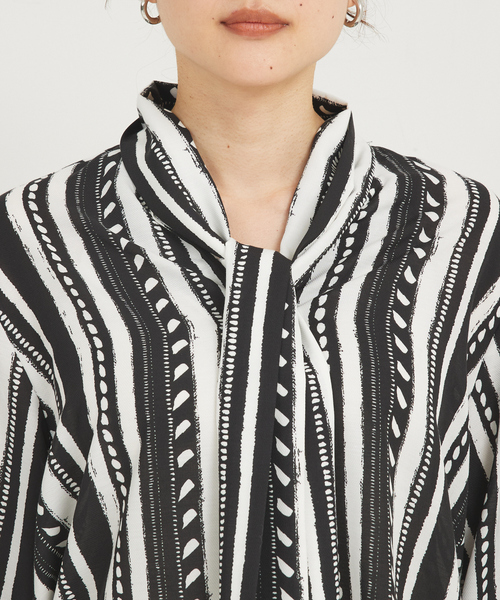 シャツ ブラウス ドットストライプボウタイブラウス レディース qualite（カリテ）の「ドットストライプボウタイブラウス（シャツ