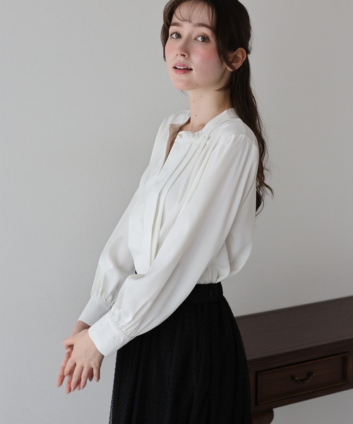 BLUEEAST（ブルーイースト）の「《新色追加》2WAYフロントタックブラウス（シャツ/ブラウス・レディース・ブラック/ホワイト/ブルー/ベージュ/ホワイト系/チャコールグレー/ネイビー・MEDIUM）」の18枚目の写真