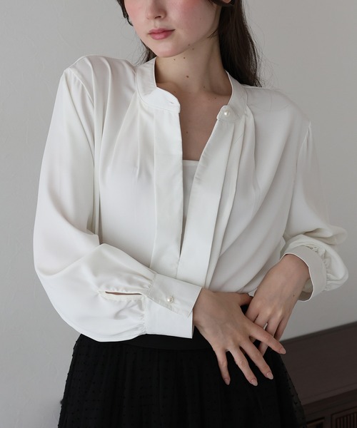 BLUEEAST（ブルーイースト）の「《新色追加》2WAYフロントタックブラウス（シャツ/ブラウス・レディース・ブラック/ホワイト/ブルー/ベージュ/ホワイト系/チャコールグレー/ネイビー・MEDIUM）」の20枚目の写真