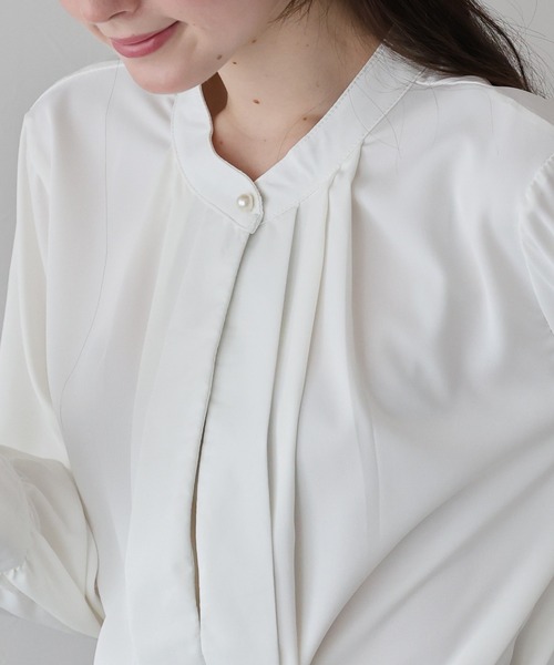 BLUEEAST（ブルーイースト）の「《新色追加》2WAYフロントタックブラウス（シャツ/ブラウス・レディース・ブラック/ホワイト/ブルー/ベージュ/ホワイト系/チャコールグレー/ネイビー・MEDIUM）」の21枚目の写真