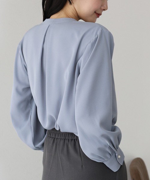 BLUEEAST（ブルーイースト）の「《新色追加》2WAYフロントタックブラウス（シャツ/ブラウス・レディース・ブラック/ホワイト/ブルー/ベージュ/ホワイト系/チャコールグレー/ネイビー・MEDIUM）」の12枚目の写真