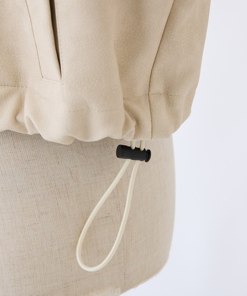 one after another NICE CLAUP(ワンアフターアナザーナイスクラップ)の「レザーライクショートブルゾン(ライダースジャケット・レディース・アイボリー/チャコールグレー/ブラウン・FREE)」の5枚目の写真