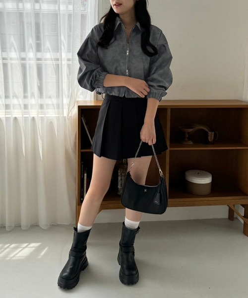 one after another NICE CLAUP(ワンアフターアナザーナイスクラップ)の「レザーライクショートブルゾン(ライダースジャケット・レディース・アイボリー/チャコールグレー/ブラウン・FREE)」の6枚目の写真