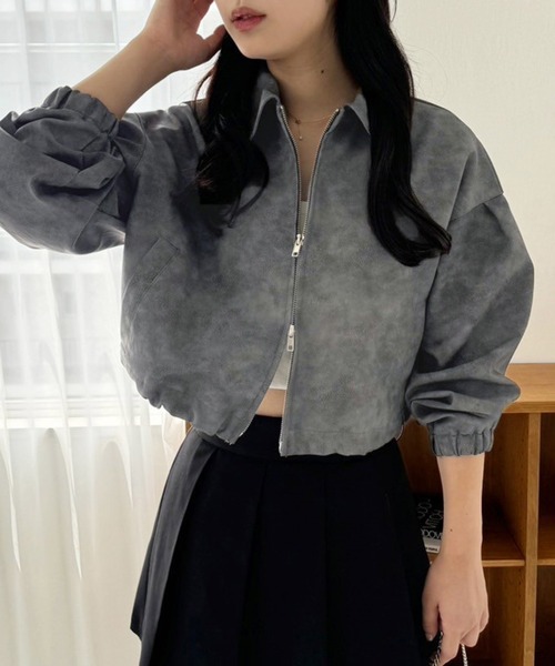 one after another NICE CLAUP(ワンアフターアナザーナイスクラップ)の「レザーライクショートブルゾン(ライダースジャケット・レディース・アイボリー/チャコールグレー/ブラウン・FREE)」の9枚目の写真