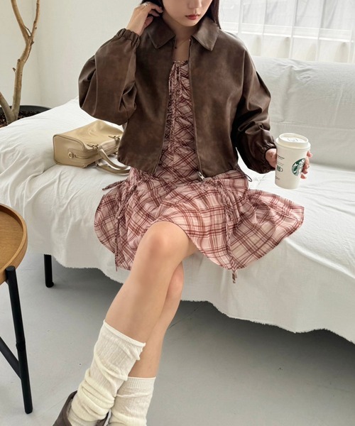 one after another NICE CLAUP(ワンアフターアナザーナイスクラップ)の「レザーライクショートブルゾン(ライダースジャケット・レディース・アイボリー/チャコールグレー/ブラウン・FREE)」の7枚目の写真