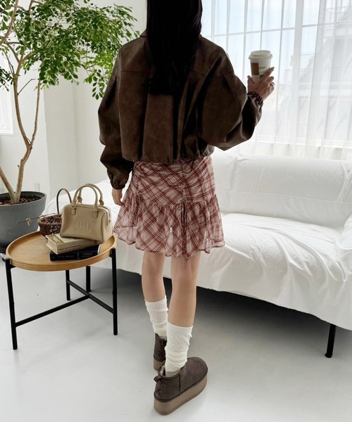 one after another NICE CLAUP(ワンアフターアナザーナイスクラップ)の「レザーライクショートブルゾン(ライダースジャケット・レディース・アイボリー/チャコールグレー/ブラウン・FREE)」の10枚目の写真